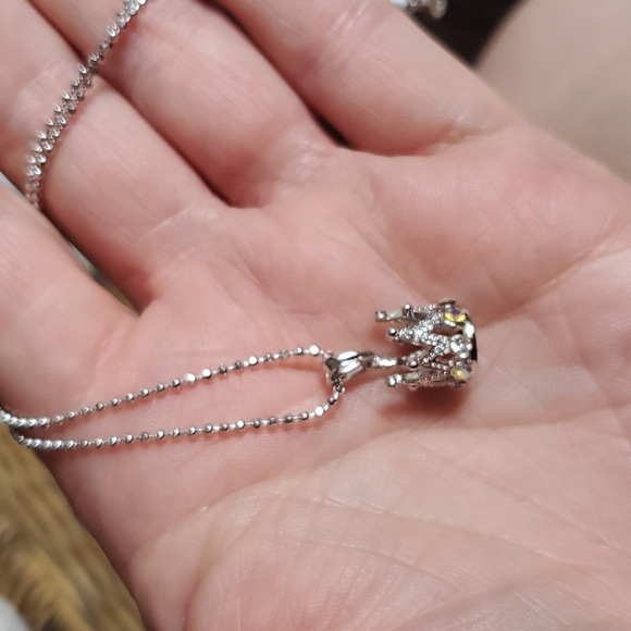 ๐4/$25 Princess 3D Crown Pendant & Necklace - Picture 4 of 9